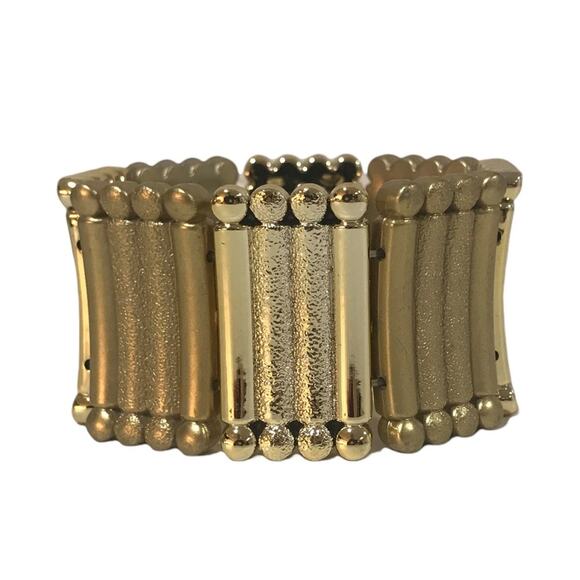 Costume Jewelry Stretch Bracelet Alternating Shiny and Matte Gold 1.5” Wide - Picture 3 of 6